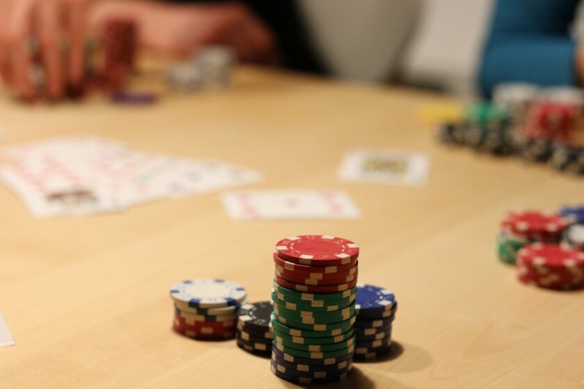 7 Reasons to Play Online Poker